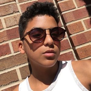 Meet your Posher, Marcos